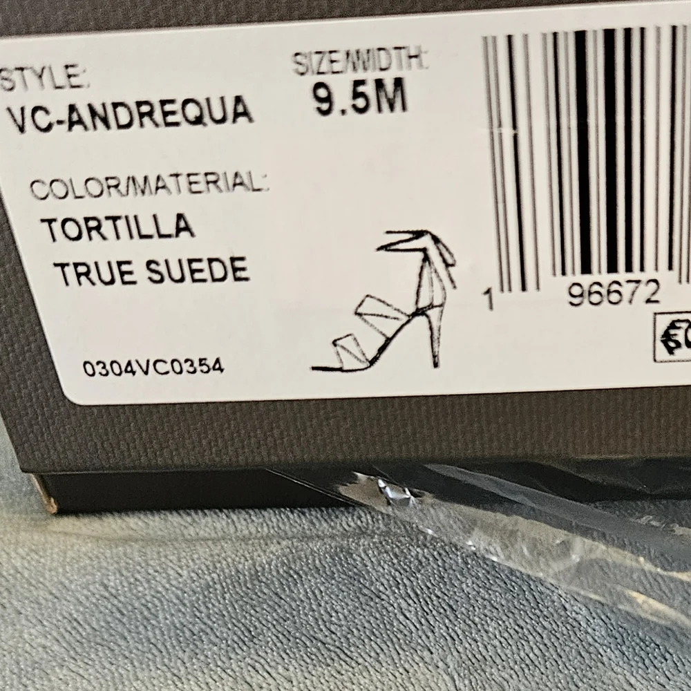 Vince Camuto Andrequa Sandal - Picture 5 of 13